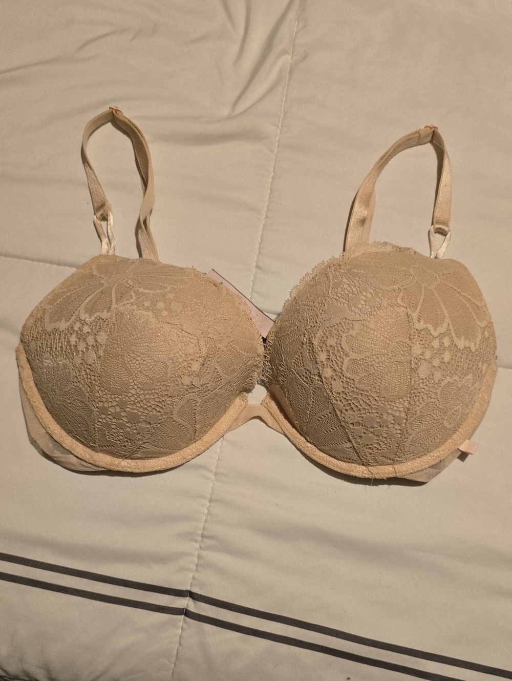 Victoria's Secret Beige Lace Push-Up Bra